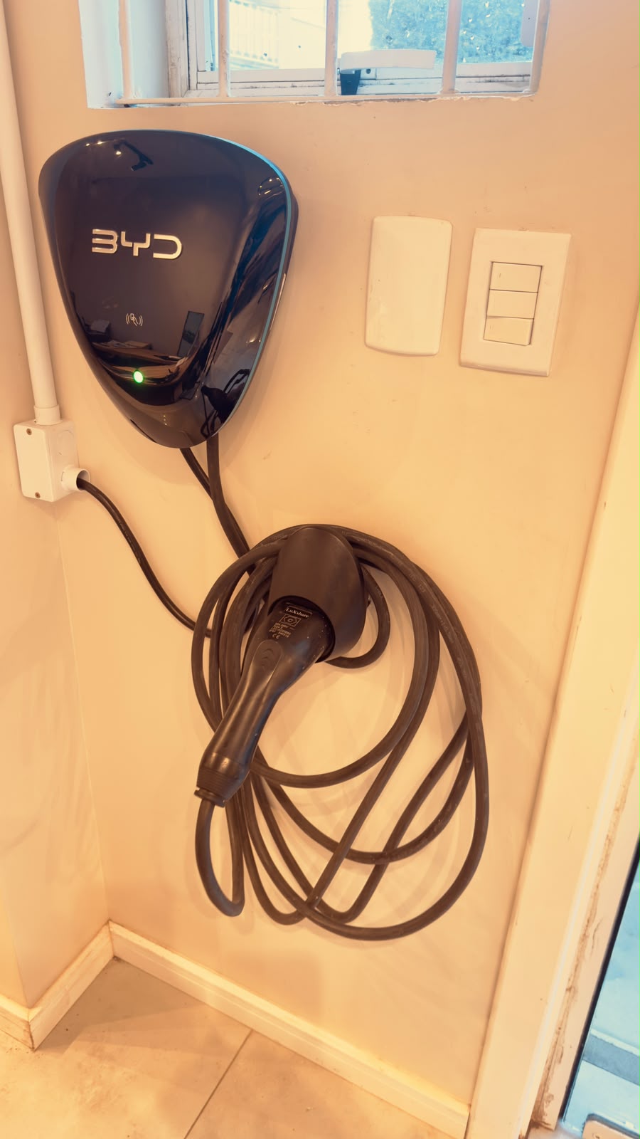 Wallbox BYD instalado na estrutura EcoVoltz